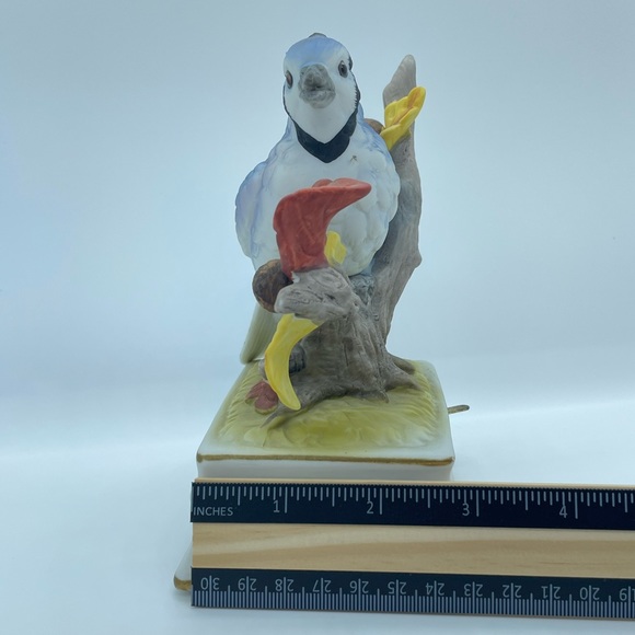 Towle Fine Porcelain Hand Painted Blue Jay Bird Music Box, Vintage Japan 6”H - Picture 9 of 13